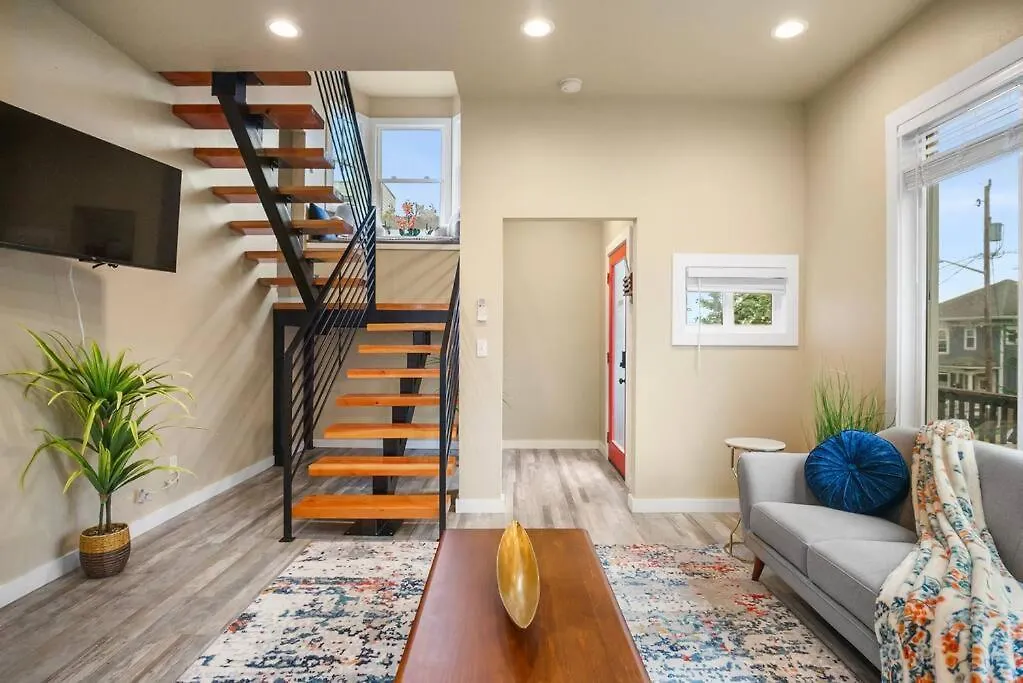 Central Urban Comfort Home Seattle 0*,  United States