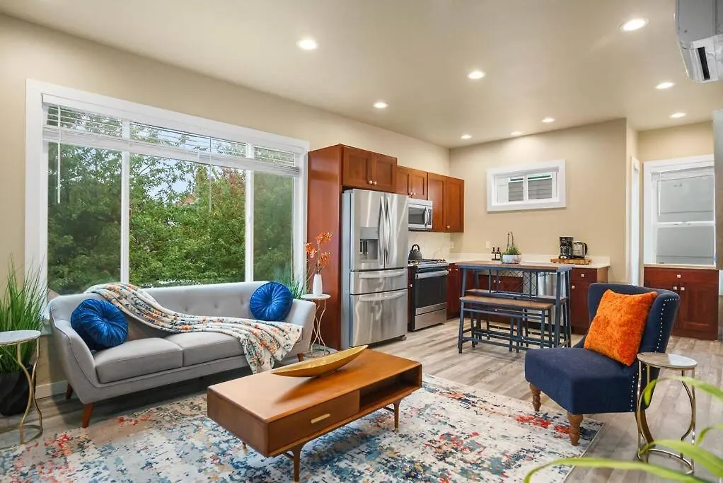 Central Urban Comfort Home Seattle Apartment